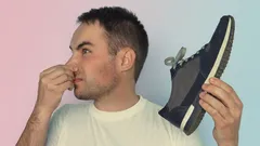 Hoe je binnen 10 minuten van schoenengeur afkomt: een simpele truc die je versteld zal doen staan